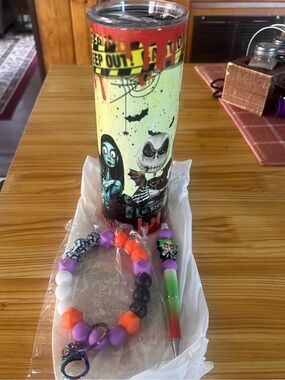 Halloween Tumbler Gift Bundle – Cup, Beaded Keychain & Character Pen